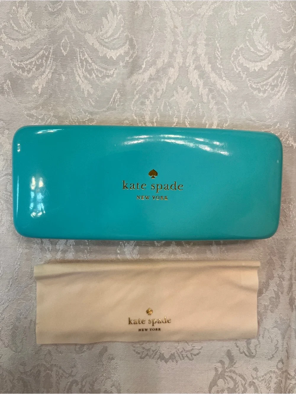 Kate Spade Turquoise Hard Eyewear Case with Cream Cloth